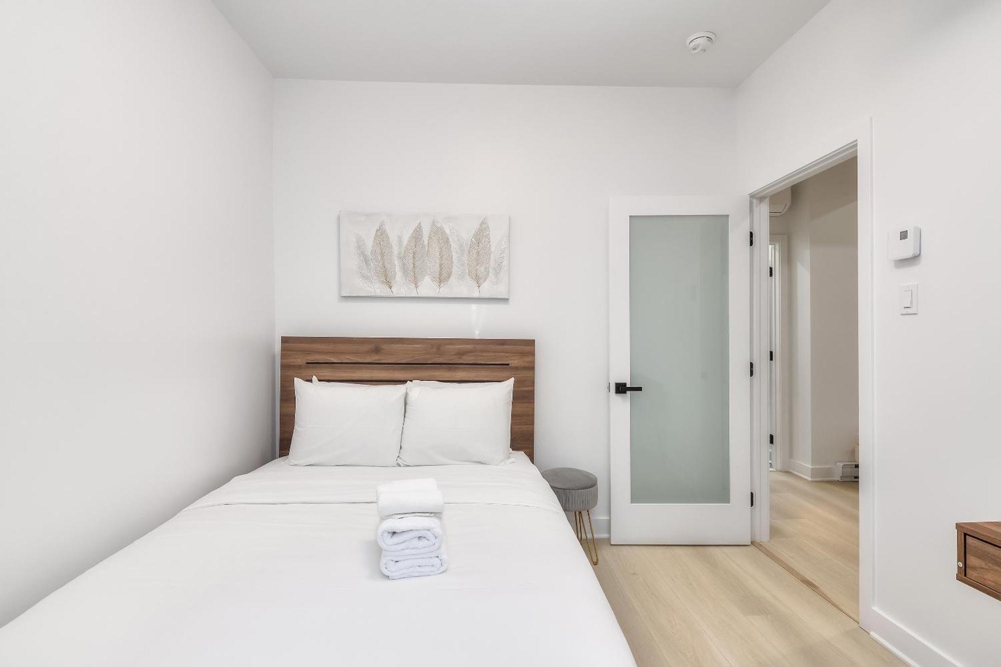 Free Indoor Parking Cozy & Spacious Condo In Heart Of Downtown Montréal Eksteriør billede