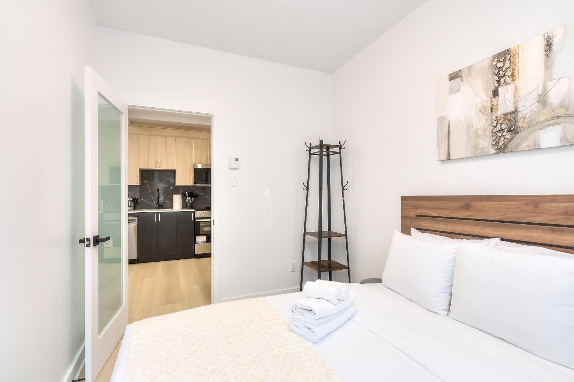 Free Indoor Parking Cozy & Spacious Condo In Heart Of Downtown Montréal Eksteriør billede